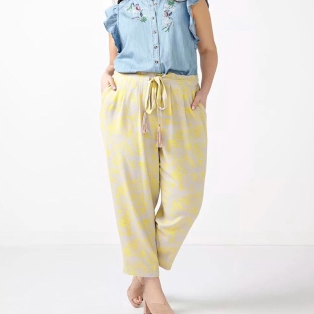 Melissa McCarthy Seven7 Yellow Pants